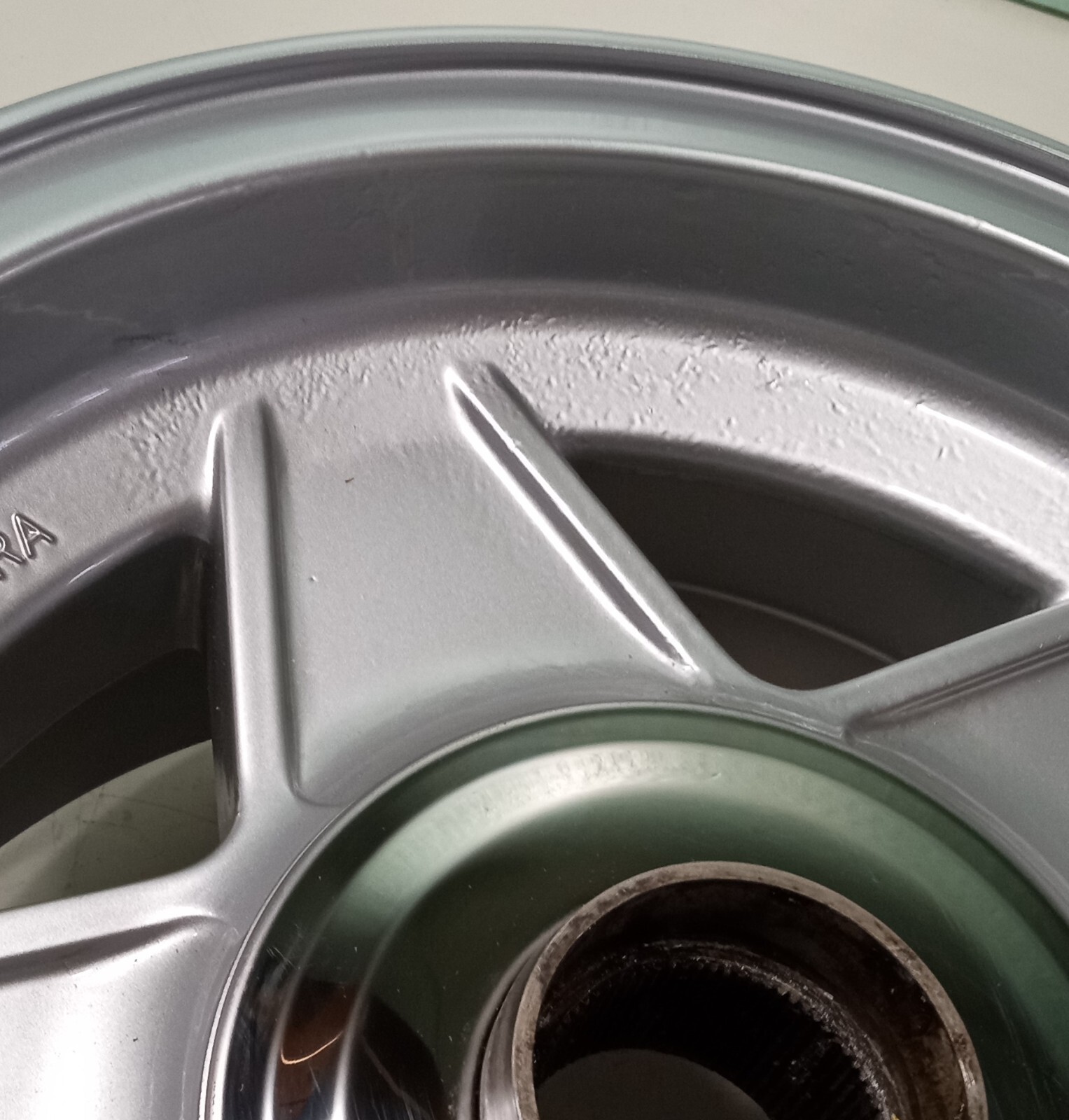 Ferrari 365 GTB/4 Wheel_Cromodora Rim_7 1/2"X15"_Hub_Trim Ring_109186/A_Daytona