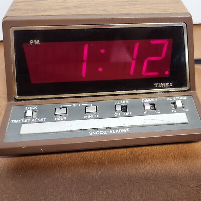Vintage Timex Wood Grain Digital Alarm Clock Model 5209-5 Made in