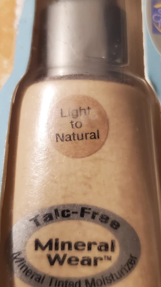 Physicians Formula Mineral Wear Talc Free Tinted Moisturizer 1123 LIGHT -NATURAL - Image 3 of 3