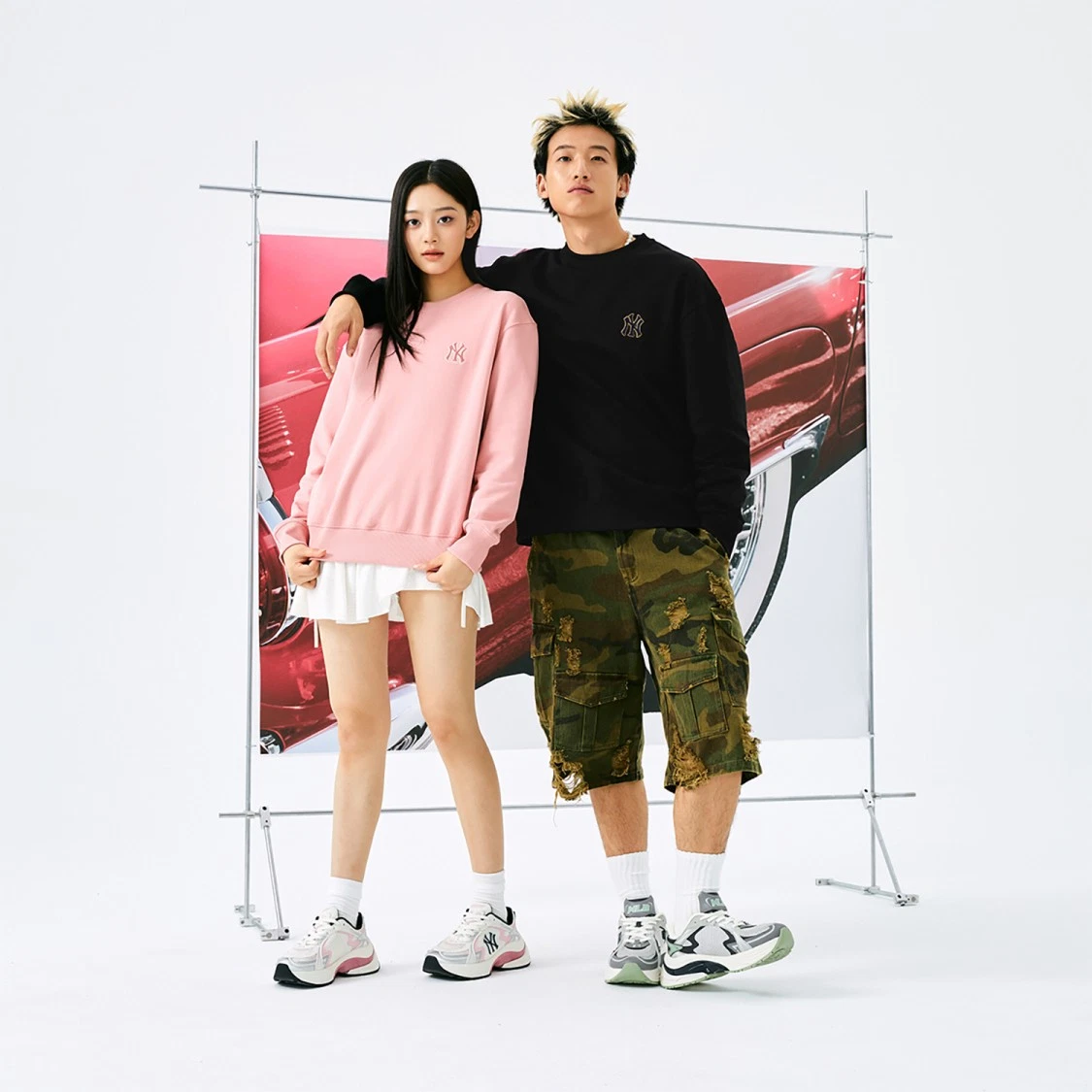 Letter Logo Long Sleeve Loose Fit Sports Sweatshirt Unisex Black