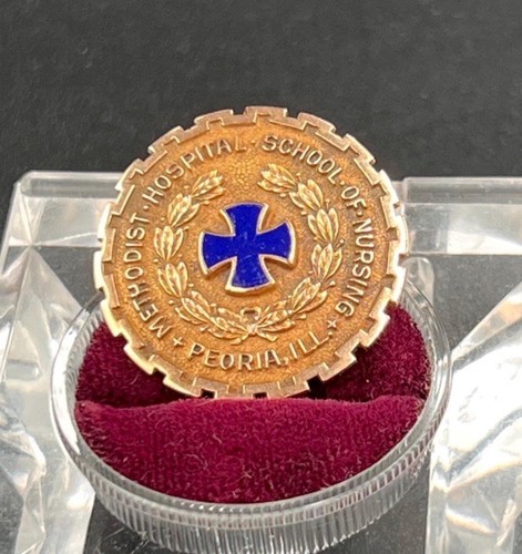 Vtg 10K Methodist School of Nursing Enamel Pin Brooch, Greek Key Border, 5.5g