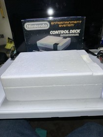 Nintendo Entertainment System Control Deck NES Console In Box