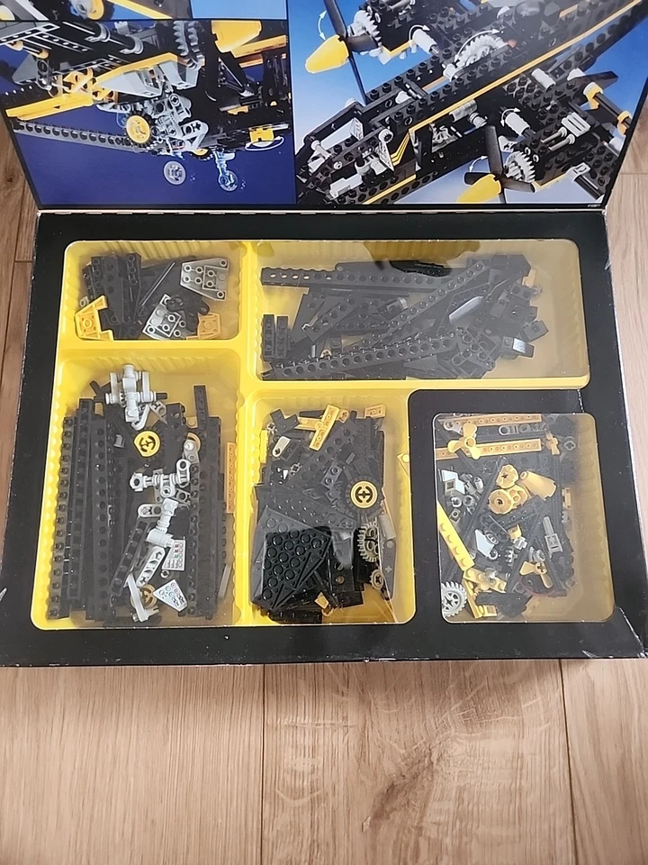 LEGO Technic 8425 Black Hawk / Sky Stormer, photo 4 of 5