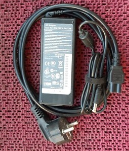 Laptop 220 V Netzteil und Ladegerät  Ausgang: 16 V / 4,5 A für Thinkpad
