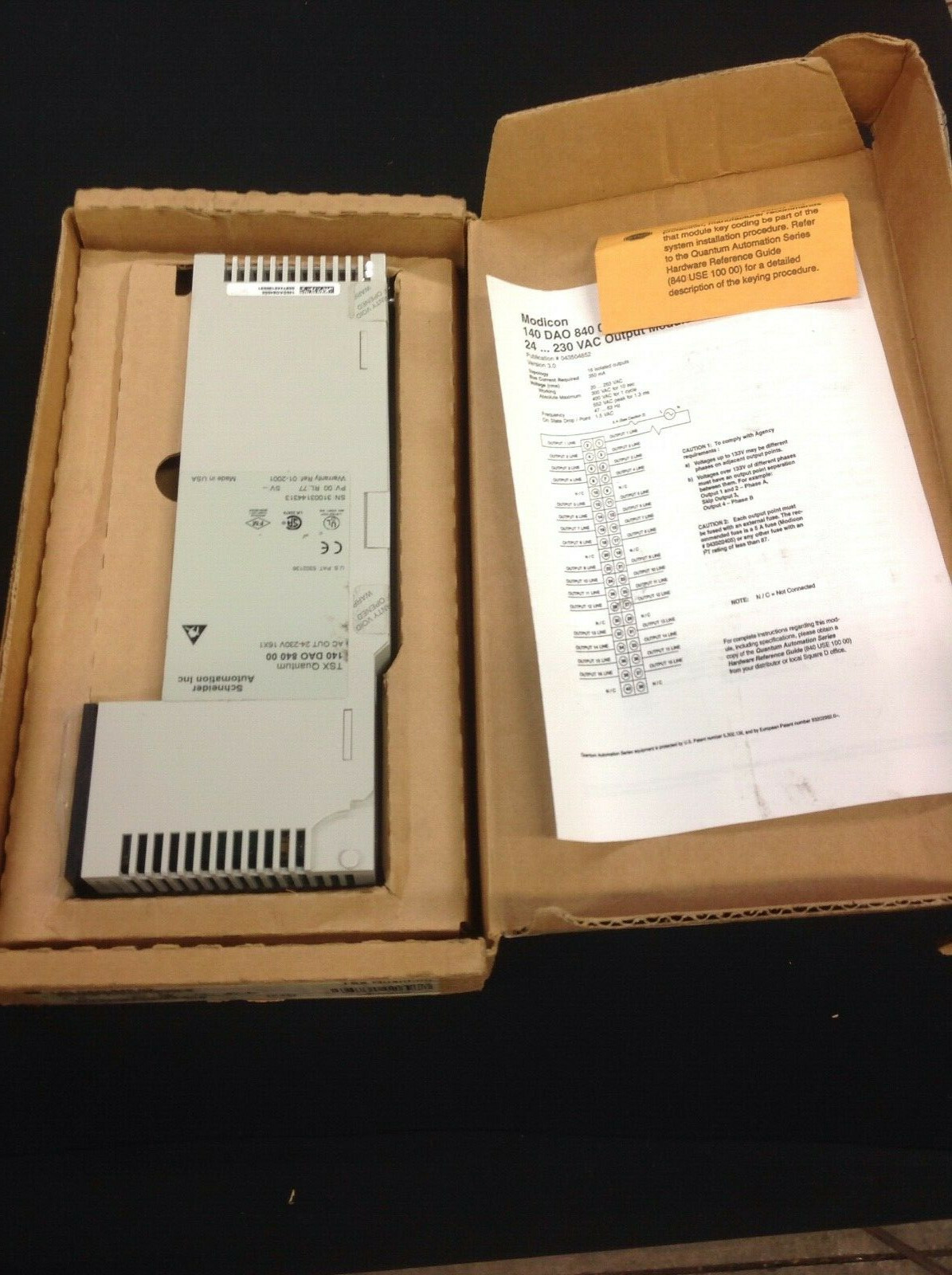 Schneider Electric TSX Quantum AC Output Module 140DAO84000