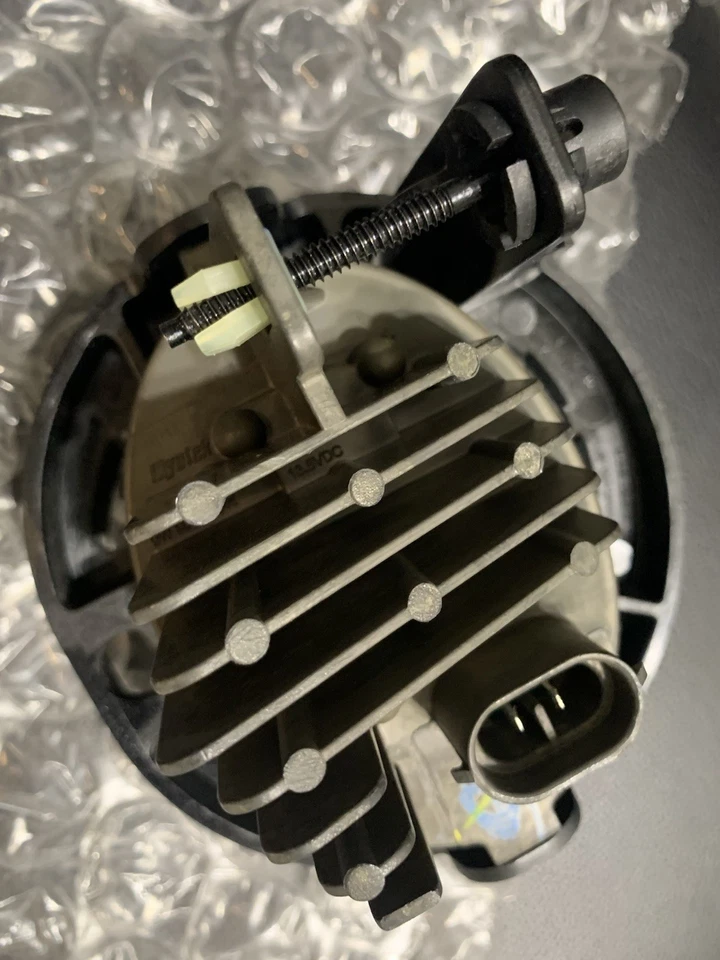 GENUINA OEM MOPAR 2020 Chrysler Pacifica/Voyager LÁMPARA ANTINIEBLA CANTIDAD: 1 - 68466267AB Foto 4 de 4