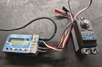 Excellent Condition Futaba GY611 S9256 - Advanced Gyro and Servo