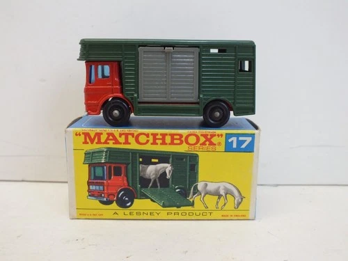 LESNEY MATCHBOX NO17 HORSEBOX TRUCK EXCELLENT BOXED (L529)