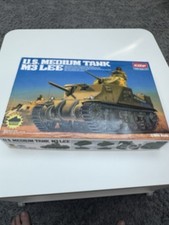 ACADEMY 1:35 CARRO ARMATO U.S MEDIUM TANK M3 LEE 13206 +SAHARA WITH CREW