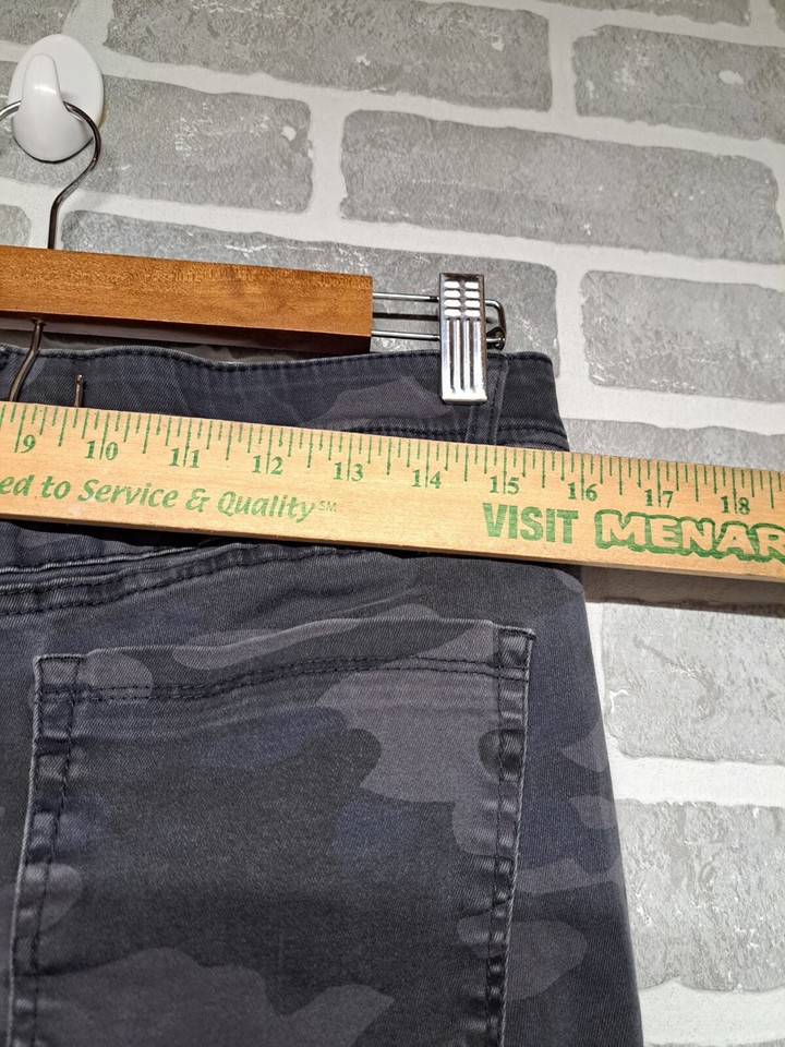 Democracy Ab Solution Jeans Women's 8 Grey Side Zip Skinny Camo Print