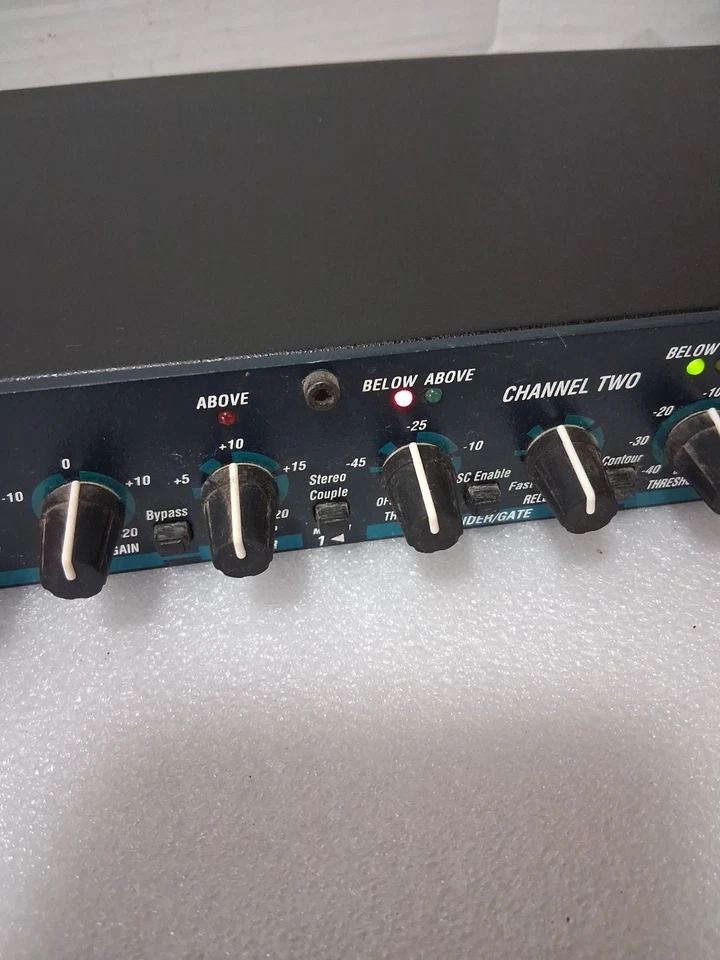 DBX 166XL – Audio Compressor/ Limiter/ Gate No Barcode Sticker. No Cables/Cords - Image 4 of 4