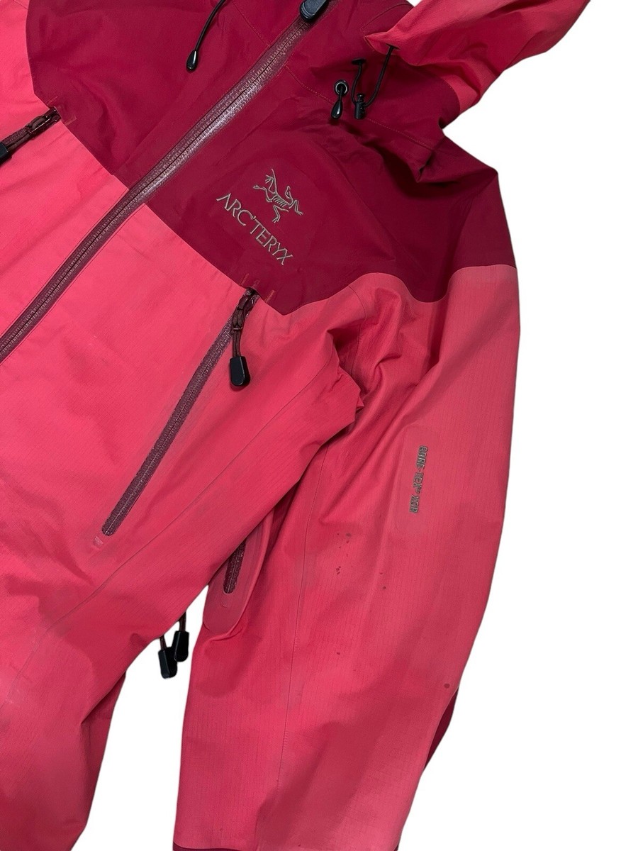 Vintage Arcteryx Women's Jacket Gore-Tex XCR Hooded Ful Zip