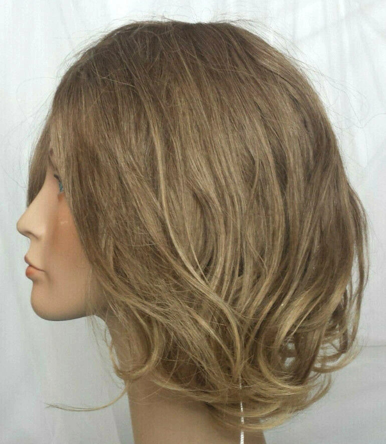 Peluca de cabello humano Revlon Analisa 6611 mono color superior: rubio ceniza oscuro Foto 2 de 4