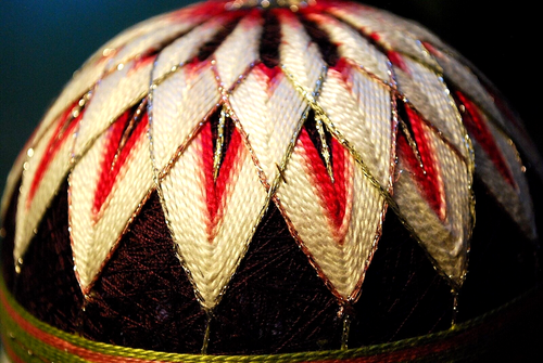 Vtg JAPANESE TEMARI THREAD HAND BALL Traditional Handmade FOLK ART Large Purple - Picture 5 of 23