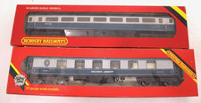 Hornby British Railways OO Gauge R.230 Pullman Golden Arrow & R.439 B.R. Coach