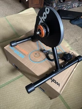 Wahoo KICKR Core Smart Trainer for Indoor Cycling & Zwift cog and click Remote