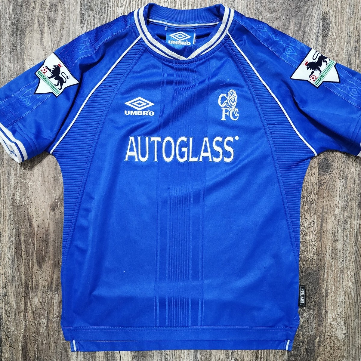 ウェア 2000s UMBRO FOOTBALL SHIRT il_1080xN.6398907802_rfqw.jpg