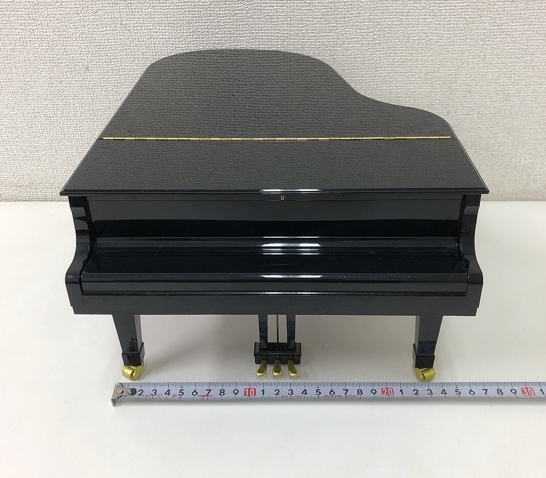 Genuine SEGA TOYS Black Grand Pianist 1/6 scale miniature