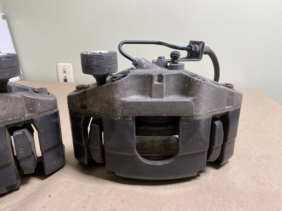 Pinças de freio dianteiras esquerda e direita Volkswagen Golf R Mk6 2012-2013 VW OEM H1 - Imagem 4 de 4