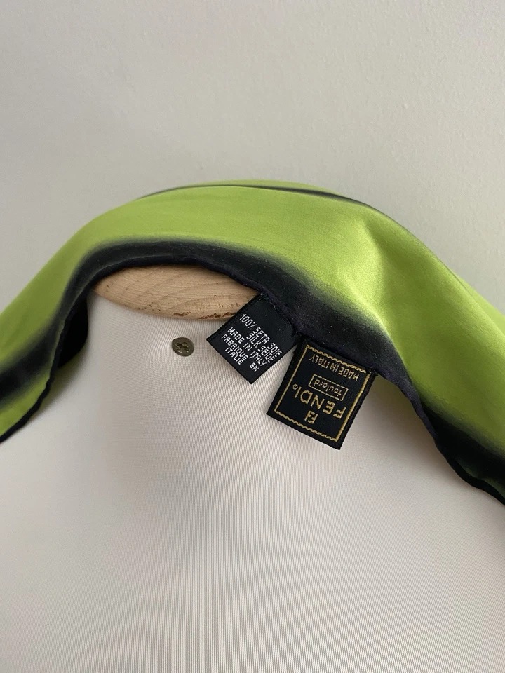S40# Auténtica Bufanda Fendi Verde Neón Seda 34" Hecha en Italia Foto 4 de 4
