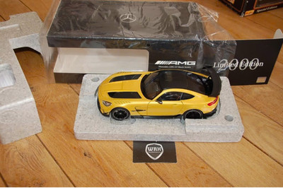 1:18 MERCEDES AMG GT BLACK SERIES solarbeam Norev dealer edition in box