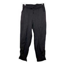 Women's Lululemon Cropped,black, unlined Dance Studio pants, size 6