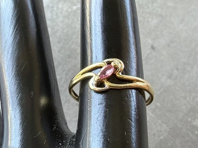 Bague solitaire or jaune 18 carats et rubis - taille 52 - Photo 1/4