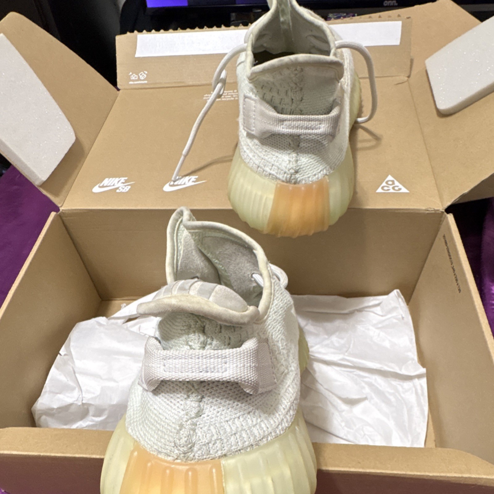 adidas Yeezy Boost 350 V2 “Hyperspace” thumbnail 4