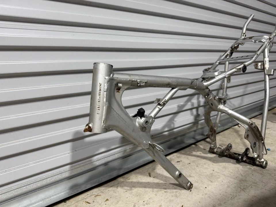 2001 - 2003 Honda XR100R XR80R chassi quadro OEM 50100-KN4-305ZA - Imagem 3 de 4