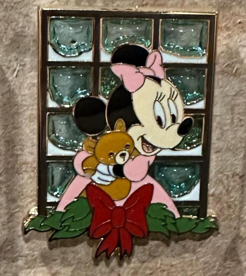 Disney Mickey's Christmas Carol Advent Calendar 2024 LE Pin Minnie Mouse Emily
