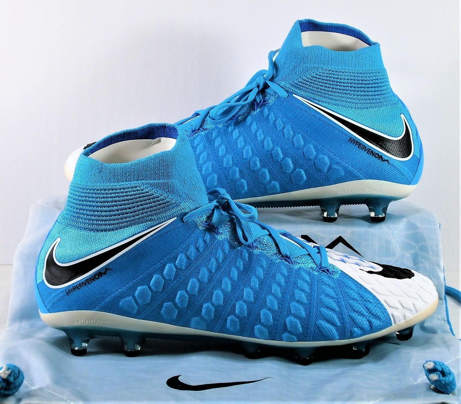 nike hypervenom 3 blue and white