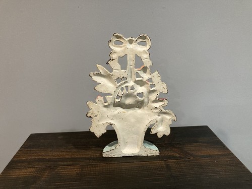 Vintage Hubley Cast Iron Doorstop #189 Lillies Of The Valley Flower Basket - Picture 7 of 11