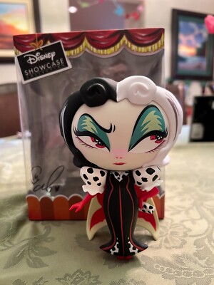 *signed by artist* Disney Showcase The World of Miss Mindy Vinyl ''Cruella''
