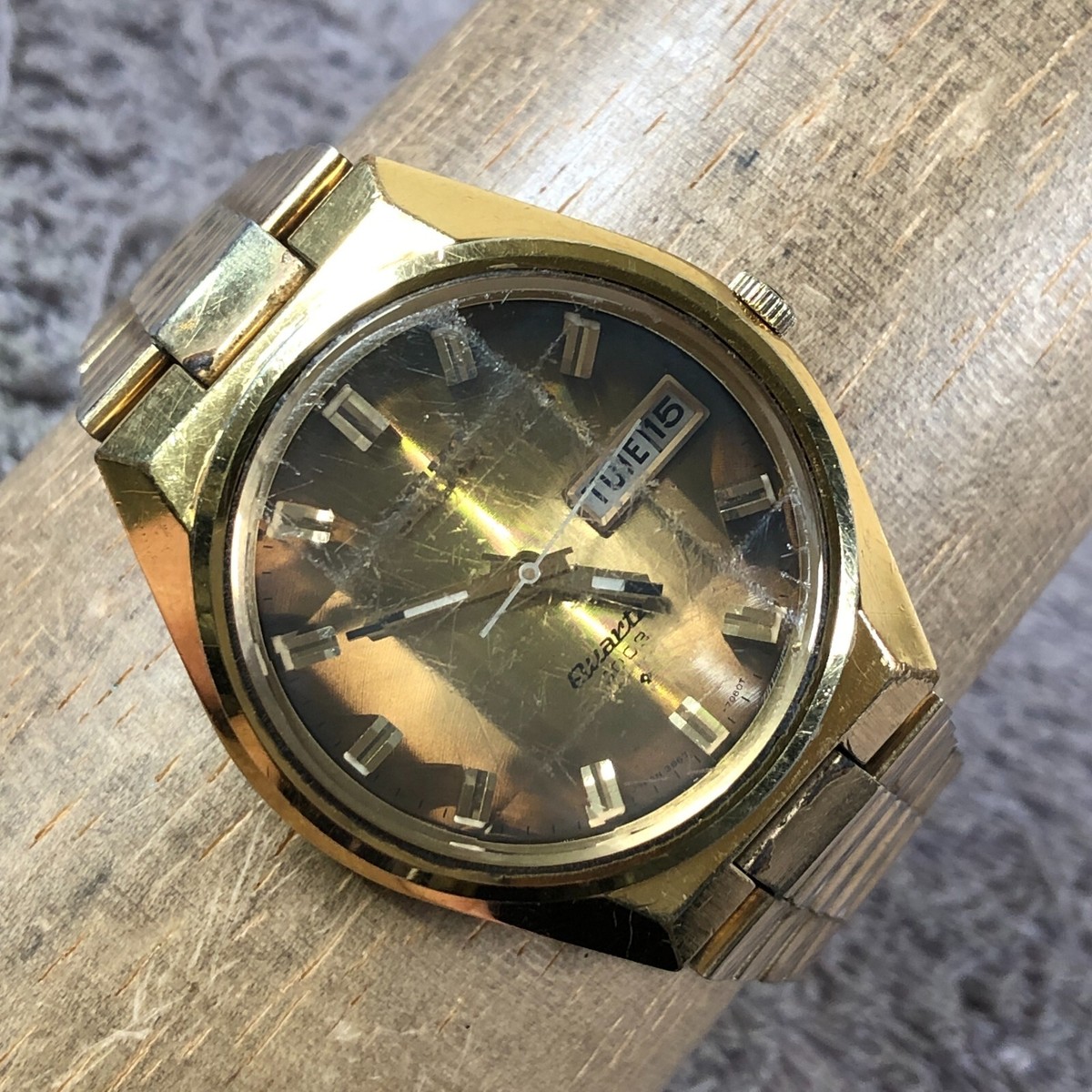 Vintage Seiko Men 3863-7059 Fashion Day Date Gold Tone Quartz 34mm