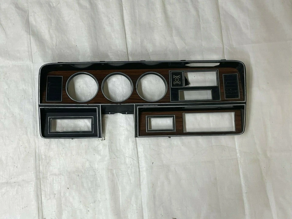 1981 - 1993 年道奇 Ram 4x4 Dash 边框木纹卡车仪表簇外壳  — 第 2/4 张图片