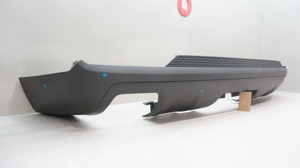 2016-2017 GMC TERRENO TRASEIRO INFERIOR PARACHOQUE PAINEL DE VÁLVULA FABRICANTE DE EQUIPAMENTO ORIGINAL 23477992 - Imagem 3 de 4