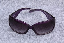GROSSE SONNENBRILLE RAHMEN LILA AUS KUNSTSTOF...
