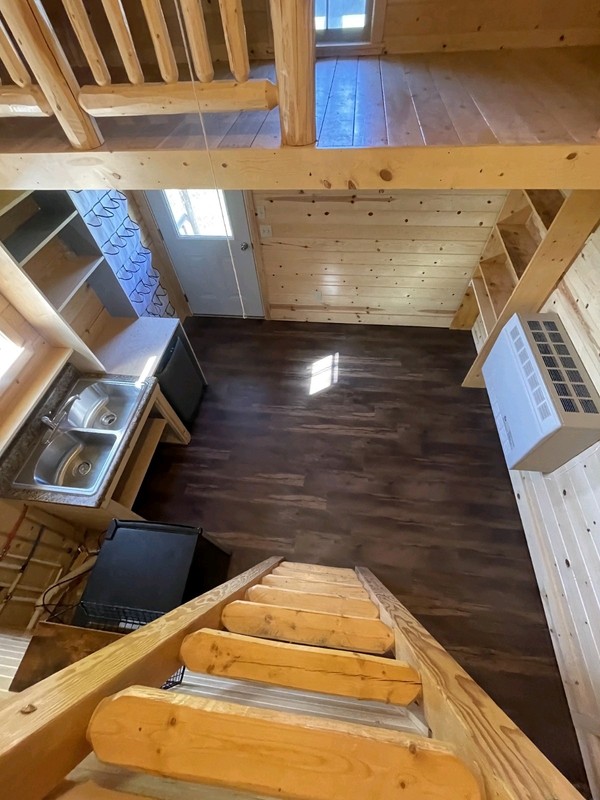 Tiny Cabin ready to live in! - thumbnail 7