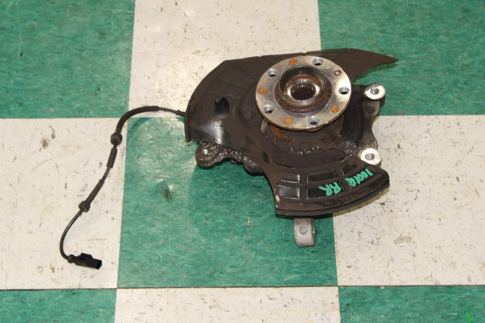 17-24 Ghibli Rear Passenger Right RH RR Spindle Knuckle Hub Assy OEM Factory OE