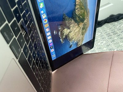 Apple MacBook Pro 13-inch A1706 2.9GHz I5 8GB 256GB 2016 Model