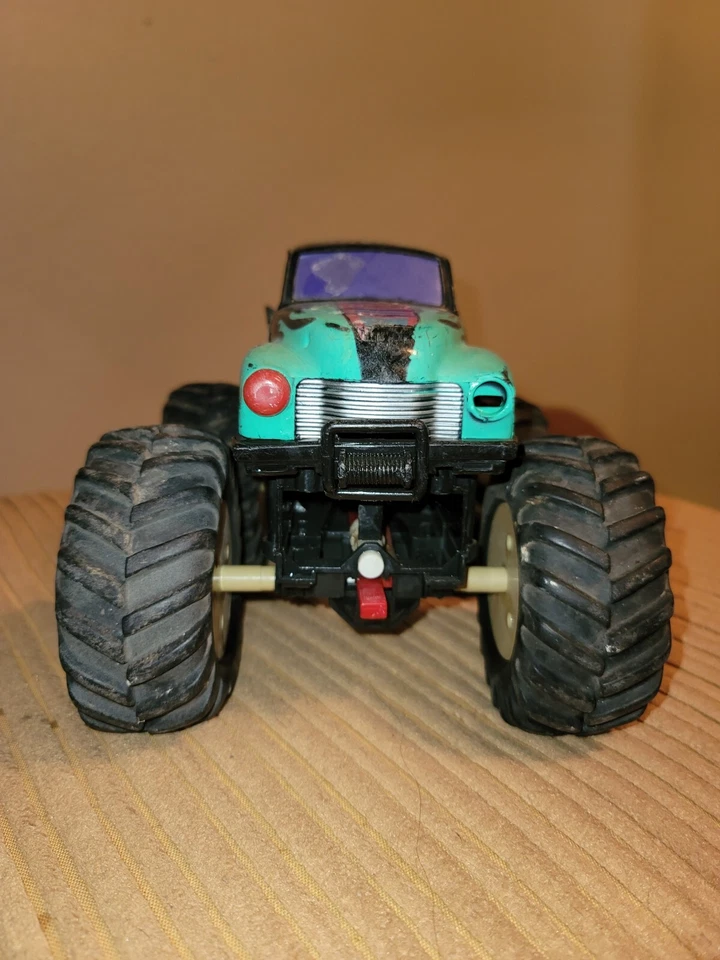 Lewis Galoob Toys 1990 excavadora de tumbas 4x4 motorizada Foto 2 de 4