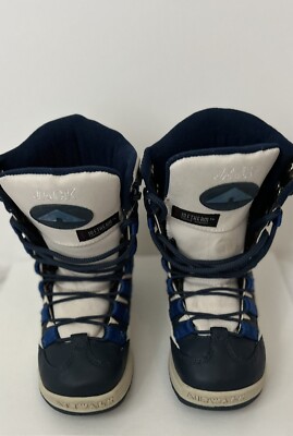 AIRWALK SNOWBOARD BOOTS  WOMEN SIZE 6 Winter