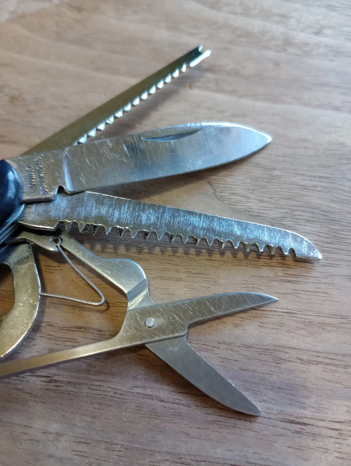 Navaja suiza táctica negra vintage con 15 herramientas + Xtra Foto 4 de 4