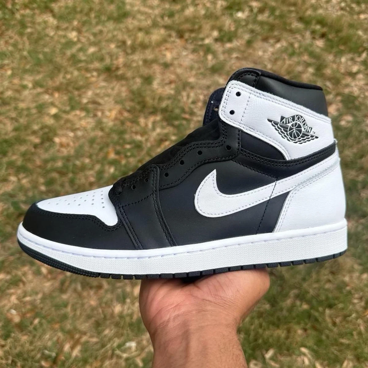 Preços baixos em Jordan 1 Retro OG High Black White 2.0 | eBay