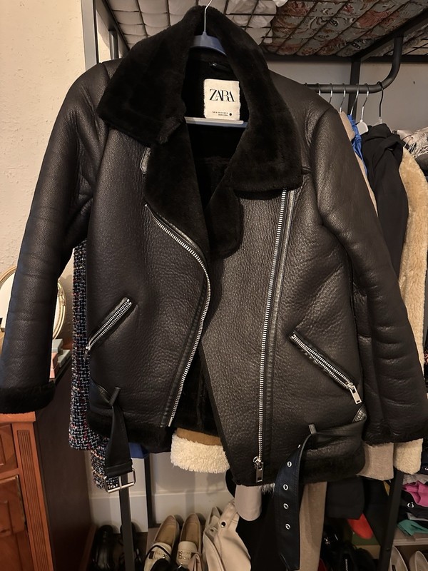 Zara Black Faux Leather Short Biker Jacket Womens S Lined Faux Fur Trim Zip