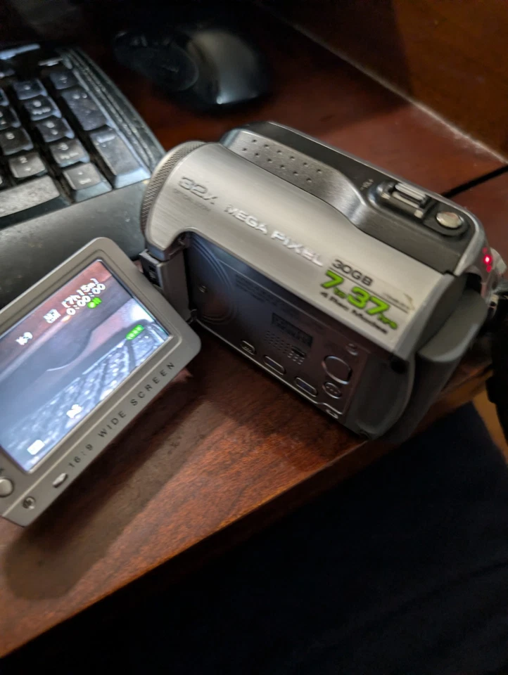 JVC Everio 30GB GZ-MG155U Hard Disk Video Camcorder Bundle Working  With Dock - Image 2 of 4