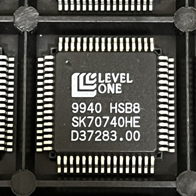 Level One SK70740HE Telecom Circuit IC 1-FUNCTION Square QFP-64 3.3V FLATPACK