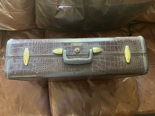 Samsonite Suitcase Luggage 4135 Faux Alligator Shwayder Bros 24"x18"x 7" Vintage