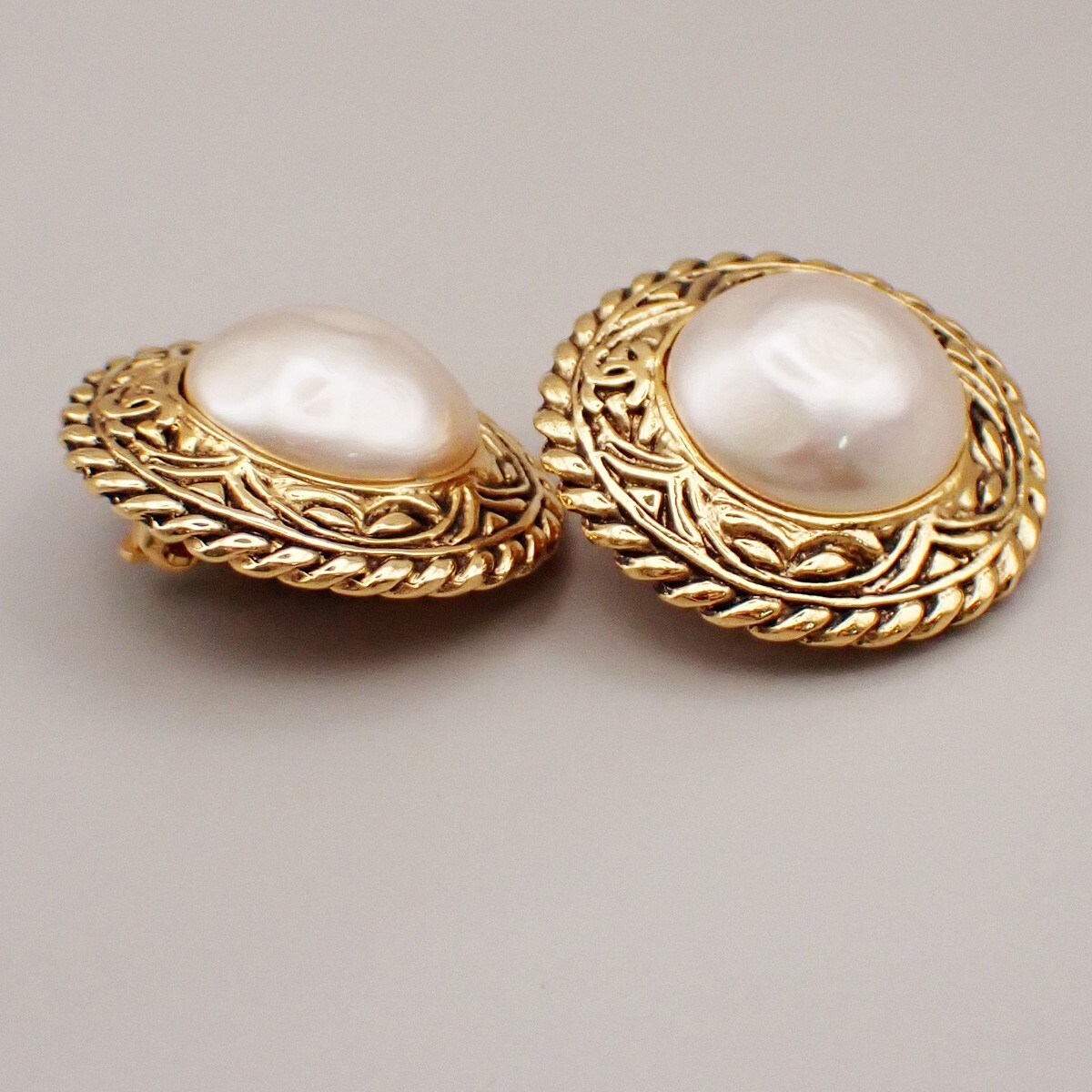 CHANEL CC Imitation Pearl Round Button Earrings Clip-On Gold