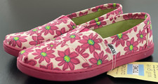 NWT No Box TOMS Youth Classics Pink Daisy Slip on Sneakers Girl's Size 2.5